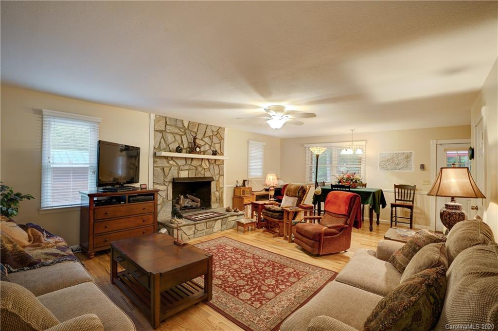 121 Chestnut Cove Road Whittier, NC 28789 - Photo 4 of 47 Gallery Image 4