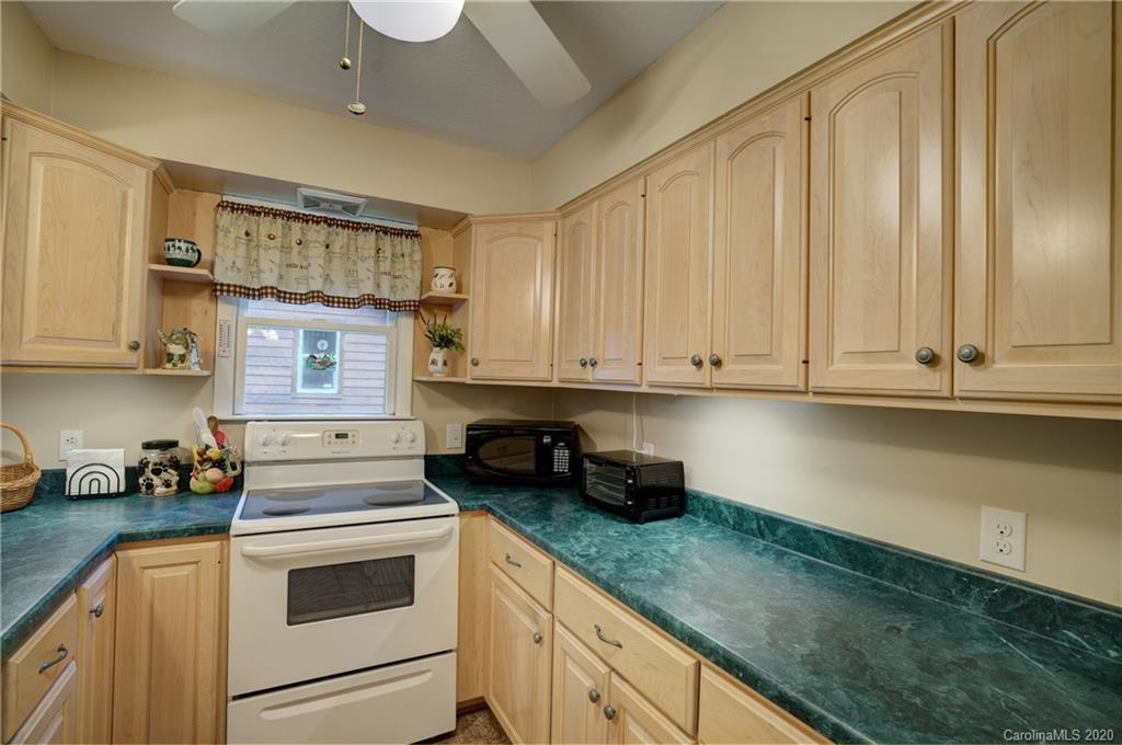 121 Chestnut Cove Road Whittier, NC 28789 - Photo 10 of 47 Gallery Image 10