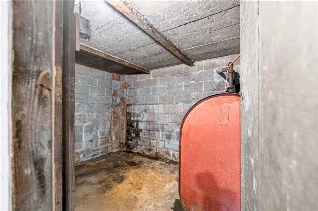 900 Washington Road Washington, PA 15301 - Photo 46 of 50 Storage...