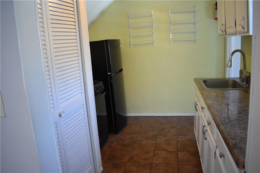 210 Maple Lane Pittsburgh, PA 15225 - Photo 7 of 15