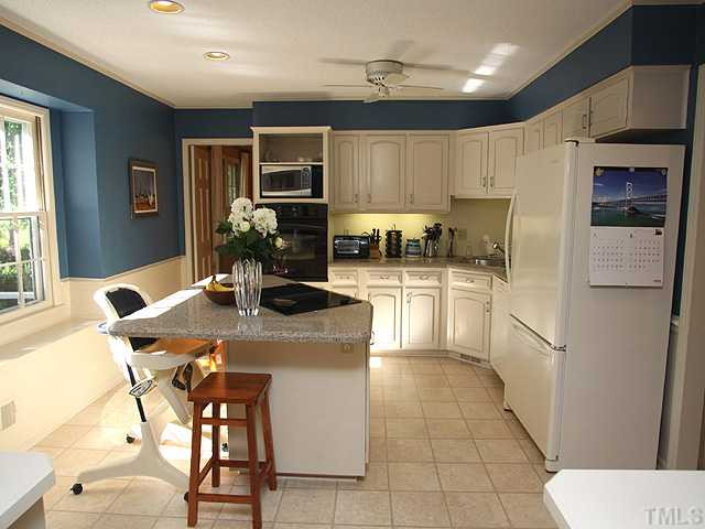 4916 Brookhurst Place Raleigh, NC 27609 - Photo 2 of 12 Photo 2