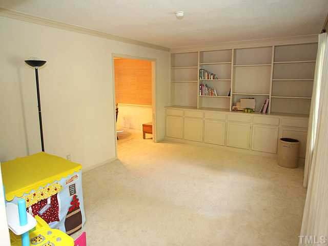 4916 Brookhurst Place Raleigh, NC 27609 - Photo 5 of 12 Photo 5