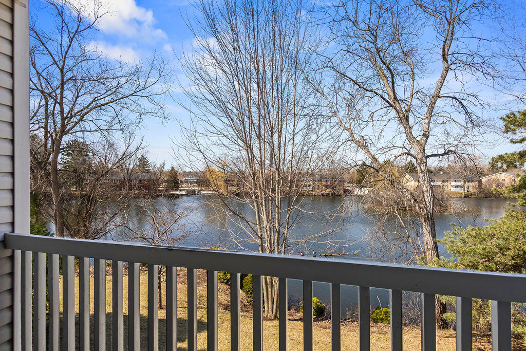 505 Lake Bluff Road, Unit C Thiensville, WI 53092 - Photo 13 of 25 Laurel Lake