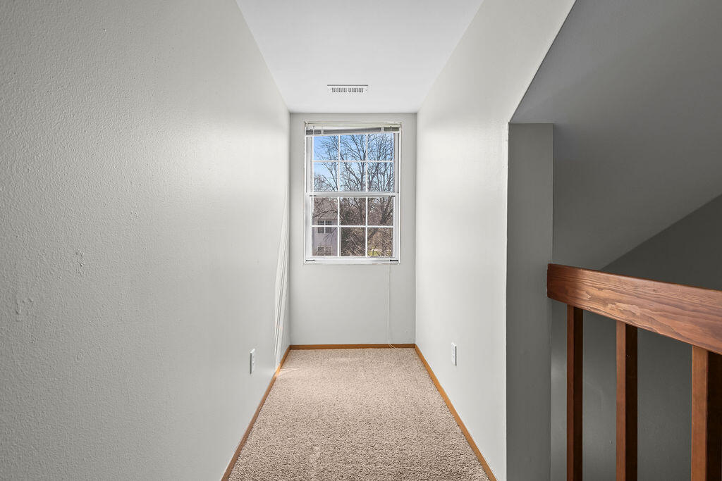 505 Lake Bluff Road, Unit C Thiensville, WI 53092 - Photo 21 of 25 Nook for office or flex space