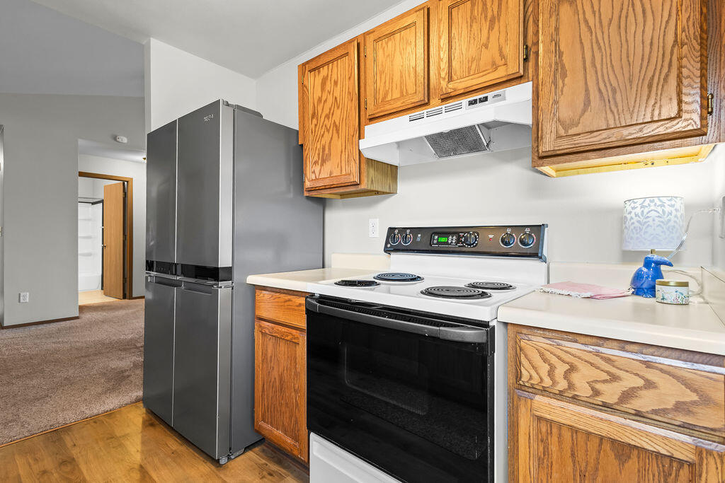 505 Lake Bluff Road, Unit C Thiensville, WI 53092 - Photo 8 of 25 Kitchen