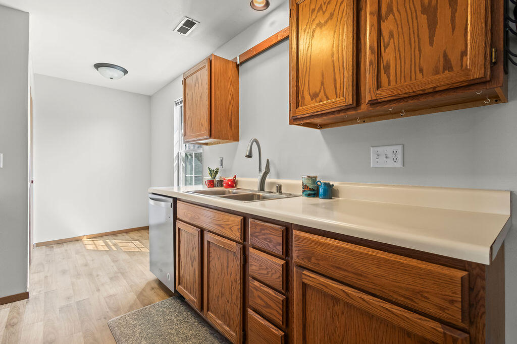 505 Lake Bluff Road, Unit C Thiensville, WI 53092 - Photo 9 of 25 Kitchen