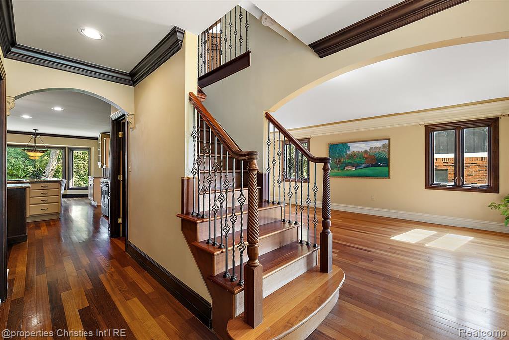 817 Stag Ridge Road Rochester Hills, MI 48309 - Photo 9 of 80