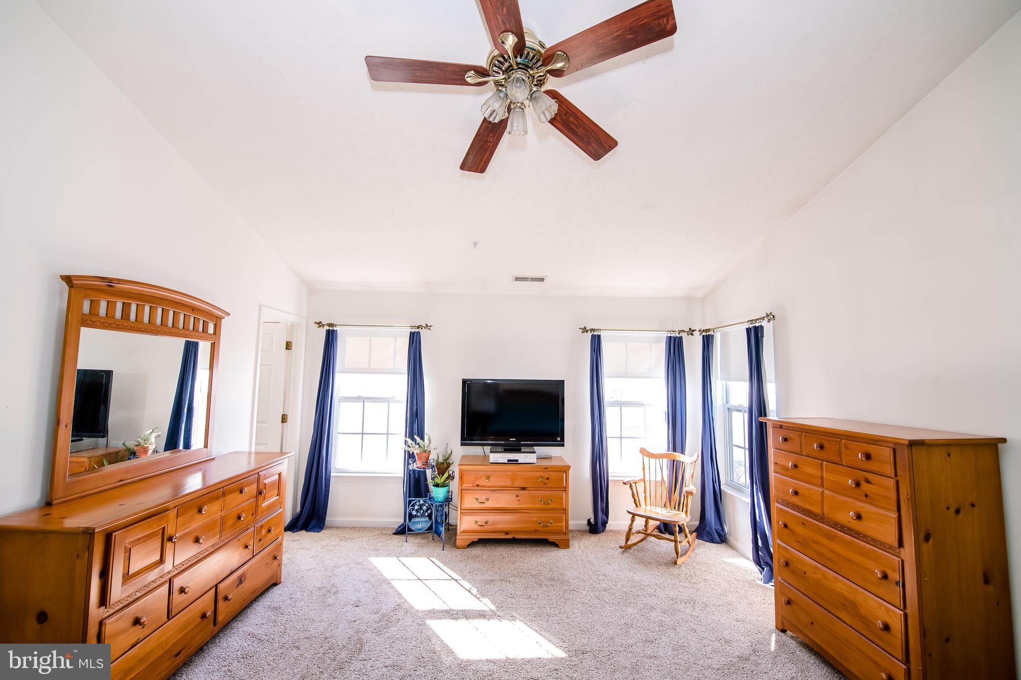 5029 Leasdale Road Baltimore, MD 21237 - Photo 13 of 26 Plenty of space in the Master Bed