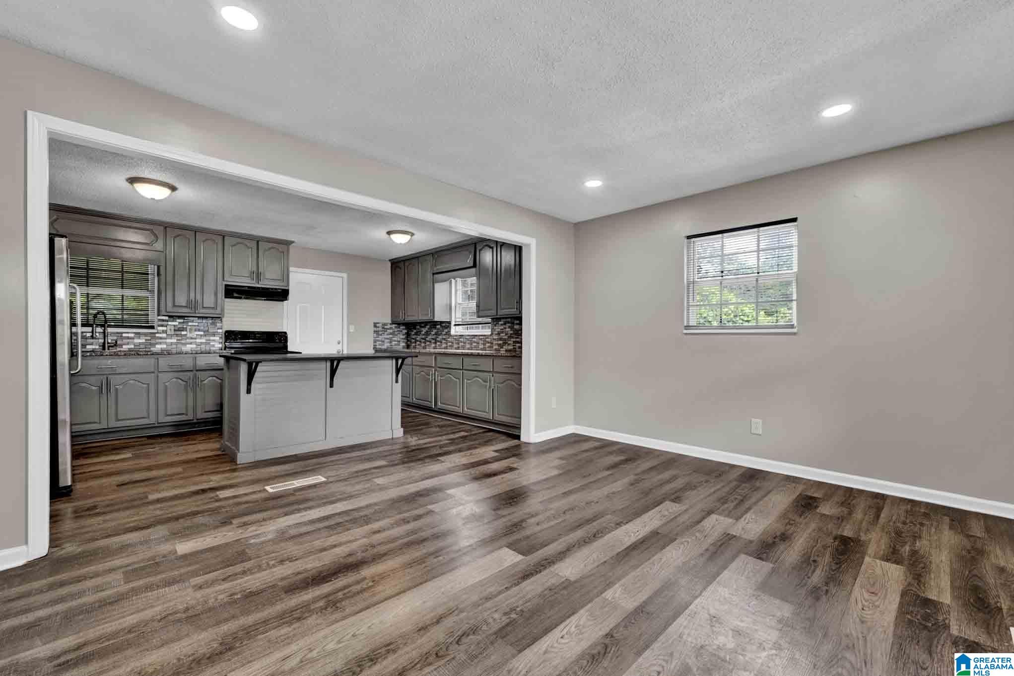 608 10th Terrace Pleasant Grove, AL 35127 - Photo 7 of 33
