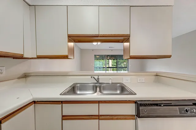 $1,850 | 208 Southlake Court, Niceville, FL 32578