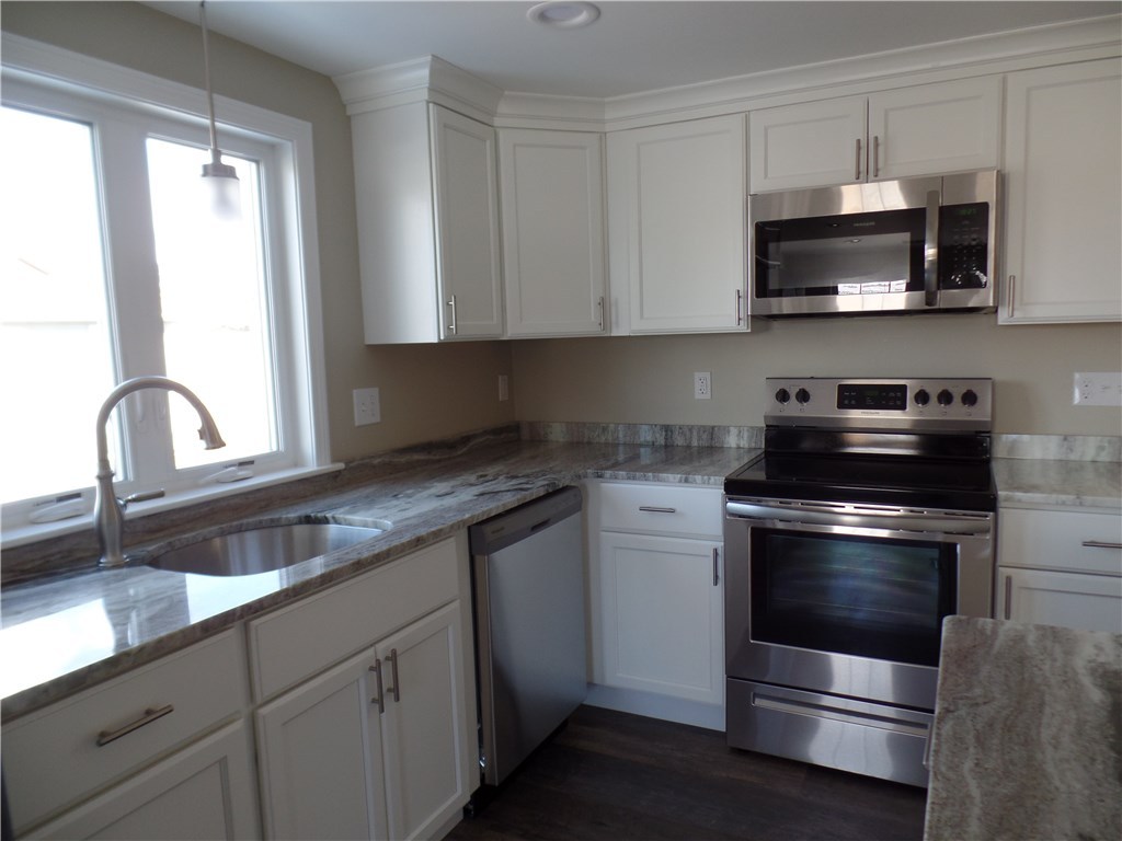 16 Fernwood Road Bristol, RI 02809 - Photo 5 of 16 Gallery Image 5