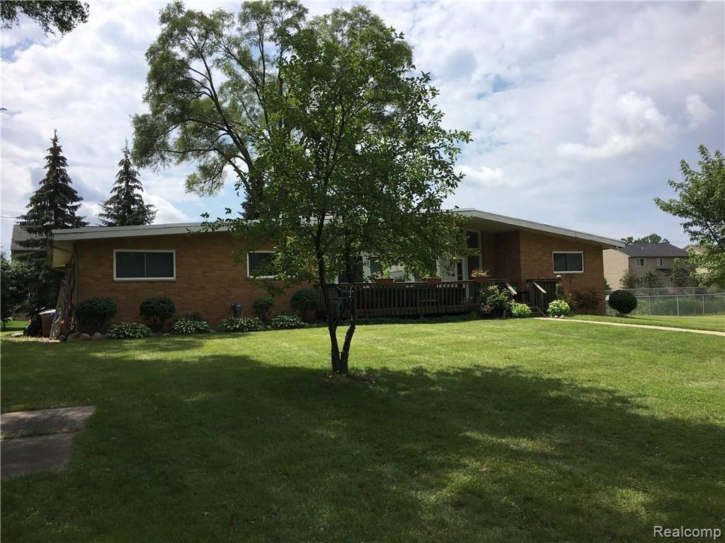 1567 West Auburn Road Rochester, MI 48309 - Photo 2 of 11 IMG_3338.JPG