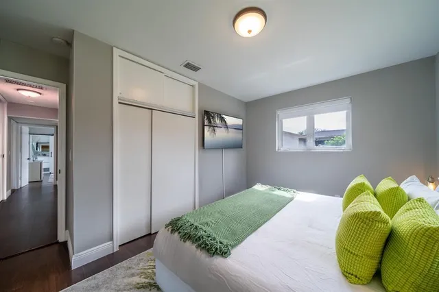 $4,995 | 2101 North 52nd Avenue, Hollywood, FL 33021