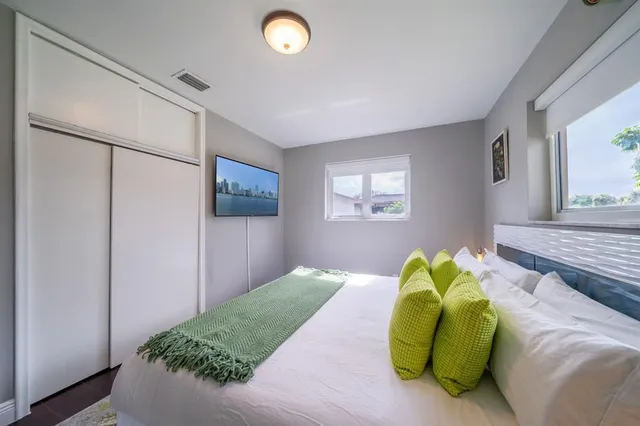 $4,995 | 2101 North 52nd Avenue, Hollywood, FL 33021