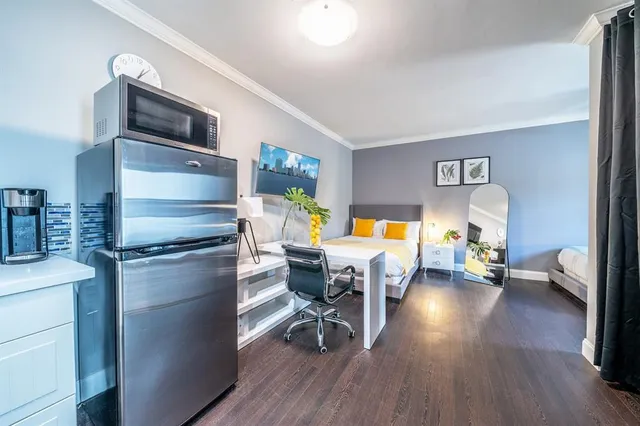 $4,995 | 2101 North 52nd Avenue, Hollywood, FL 33021