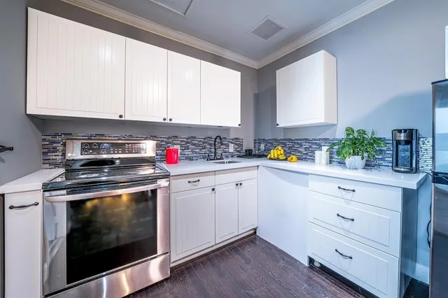 $4,995 | 2101 North 52nd Avenue, Hollywood, FL 33021