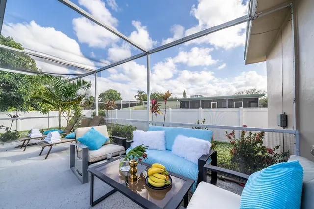 $4,995 | 2101 North 52nd Avenue, Hollywood, FL 33021