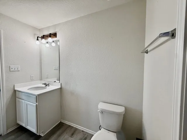 $2,195 | 249 La Dera Drive, Liberty Hill, TX 78642