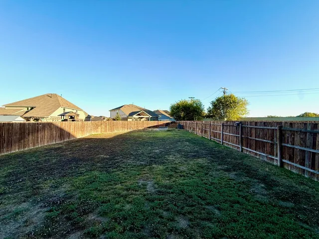 $2,195 | 249 La Dera Drive, Liberty Hill, TX 78642