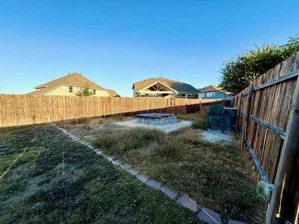 $2,095 | 249 La Dera Drive, Liberty Hill, TX 78642