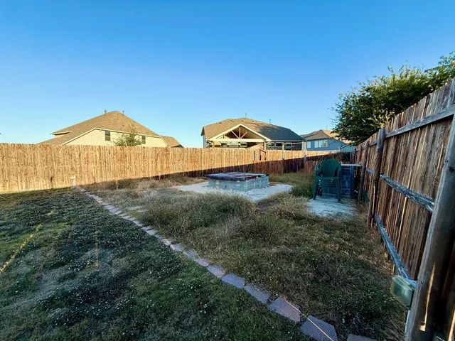 $2,195 | 249 La Dera Drive, Liberty Hill, TX 78642