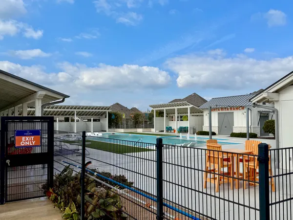 $2,095 | 249 La Dera Drive, Liberty Hill, TX 78642