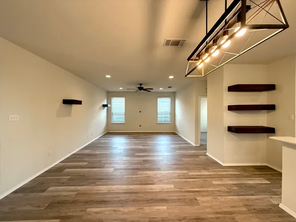 $2,095 | 249 La Dera Drive, Liberty Hill, TX 78642