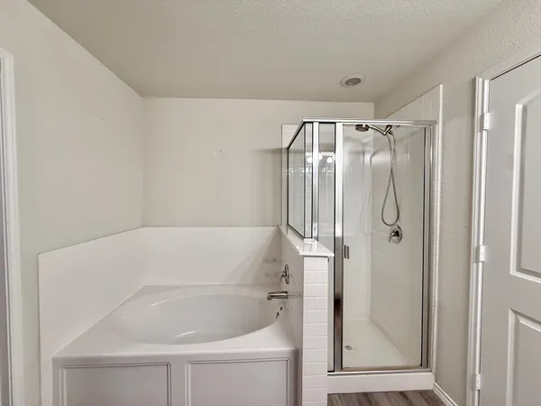 $2,095 | 249 La Dera Drive, Liberty Hill, TX 78642