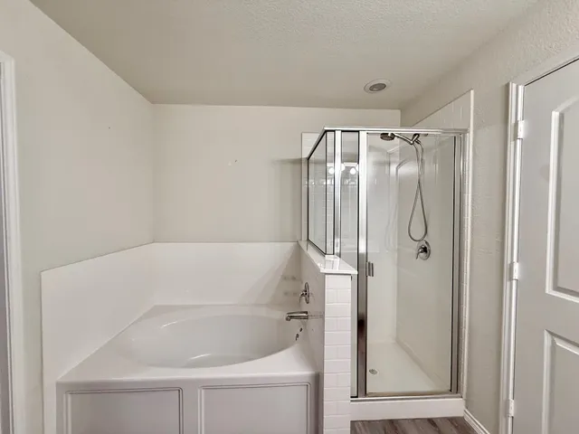 $2,195 | 249 La Dera Drive, Liberty Hill, TX 78642