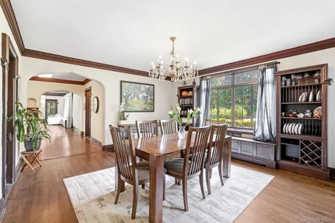 $1,800,000 | 14 Overhill Road, New Rochelle, NY 10804
