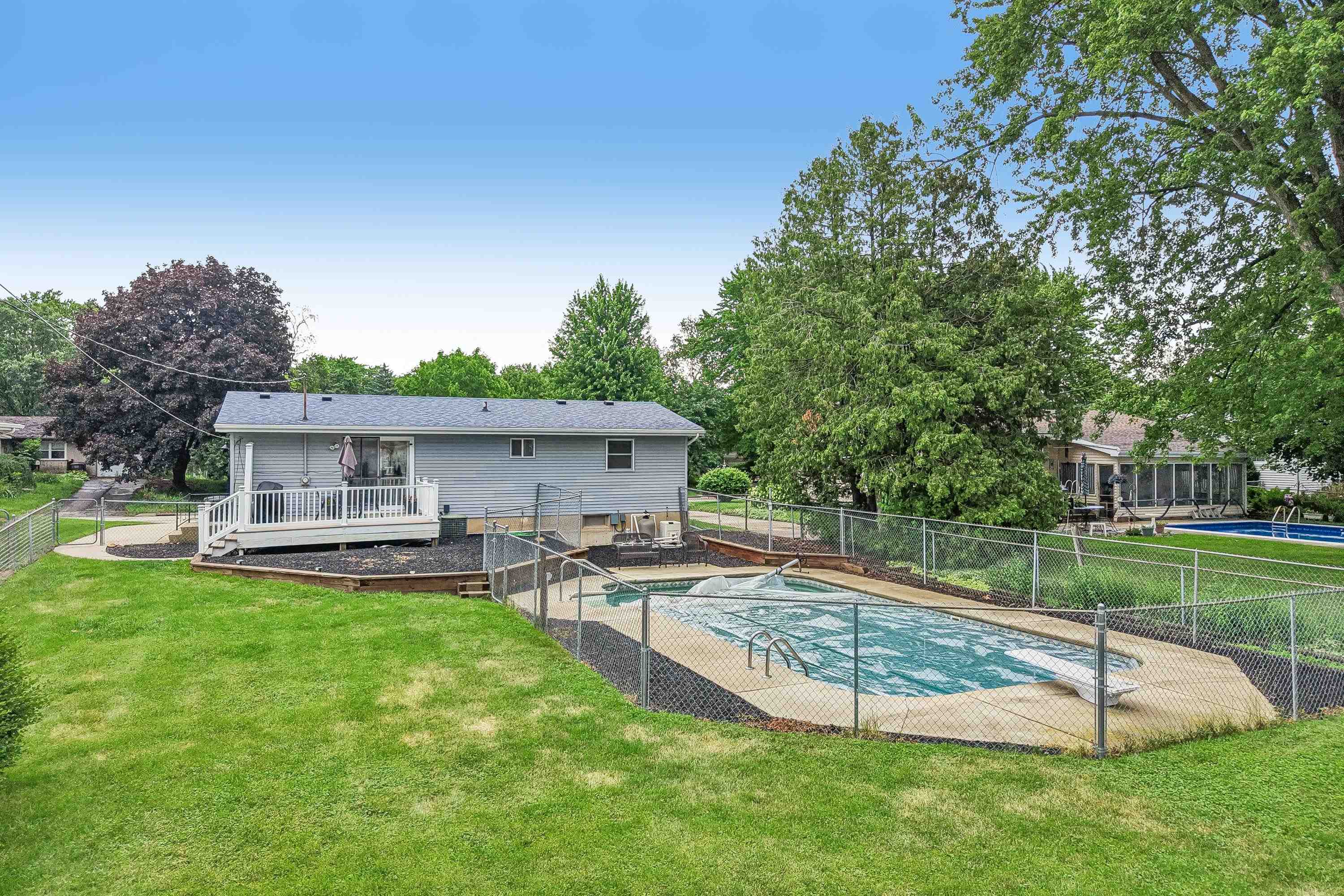 809 West Street Stoughton, WI 53589 - Photo 34 of 48