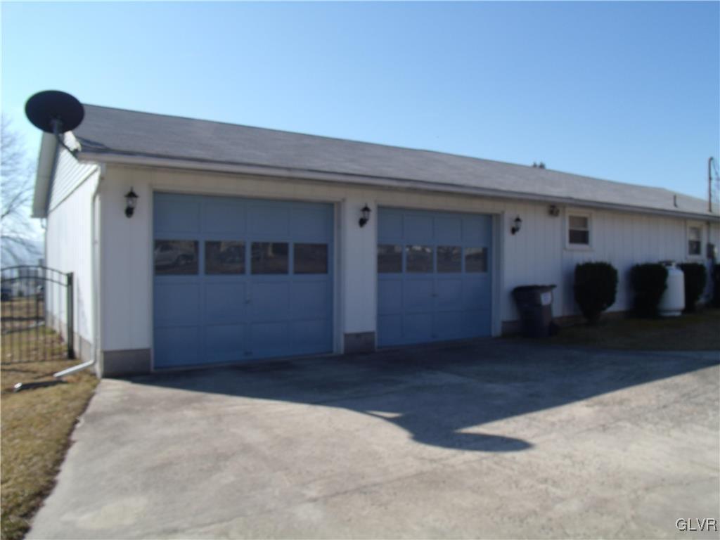 212 West Side Road Lehighton, PA 18235 - Photo 3 of 25 Oversized 2 car attached garage
