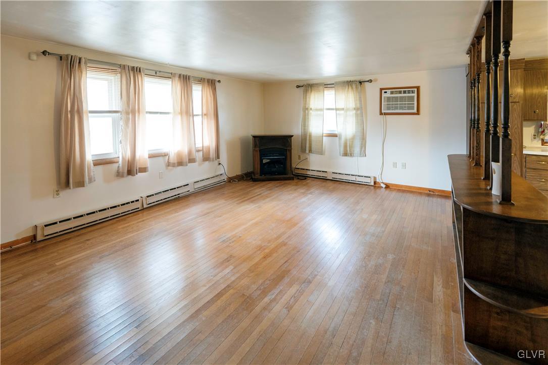 212 West Side Road Lehighton, PA 18235 - Photo 10 of 25 Living Room, vinyl windows and newer wall air cond