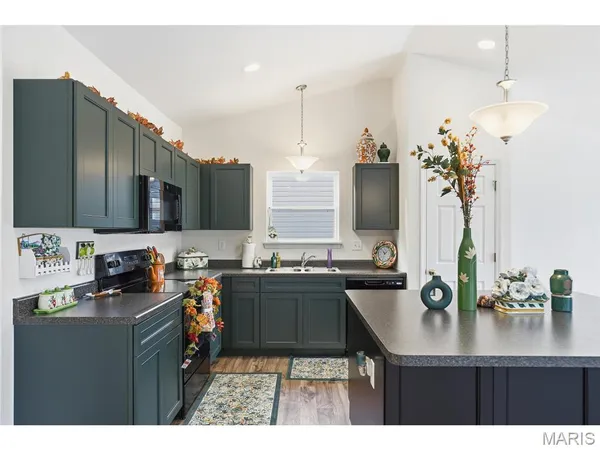 $449,000 | 689 Fox Creek Drive, Fenton, MO 63026