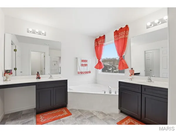 $449,000 | 689 Fox Creek Drive, Fenton, MO 63026