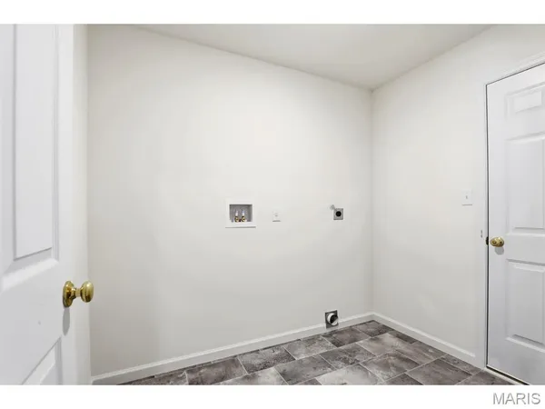 $449,000 | 689 Fox Creek Drive, Fenton, MO 63026