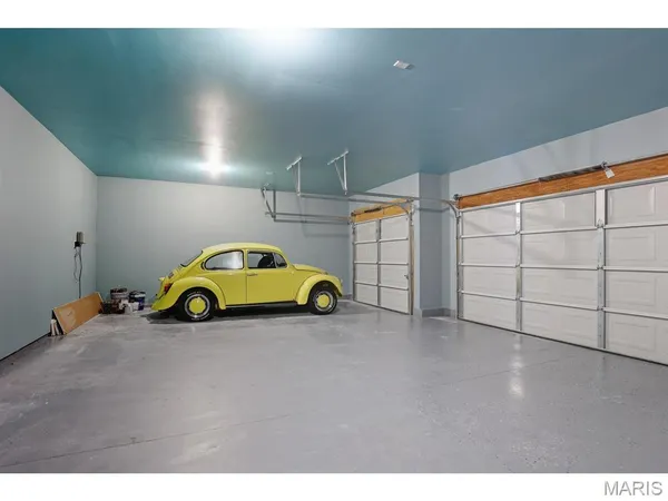 $449,000 | 689 Fox Creek Drive, Fenton, MO 63026