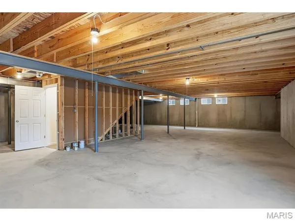 $449,000 | 689 Fox Creek Drive, Fenton, MO 63026