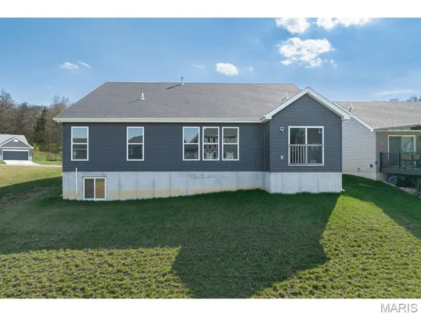 $449,000 | 689 Fox Creek Drive, Fenton, MO 63026