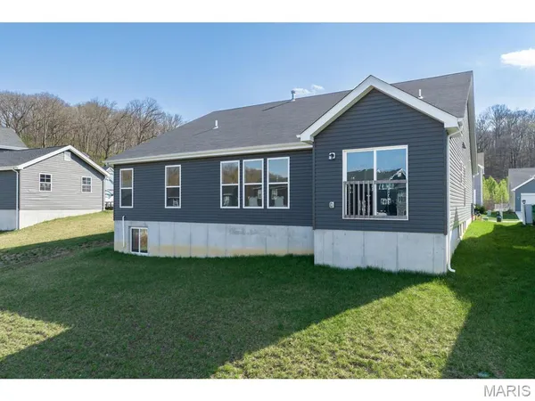 $449,000 | 689 Fox Creek Drive, Fenton, MO 63026