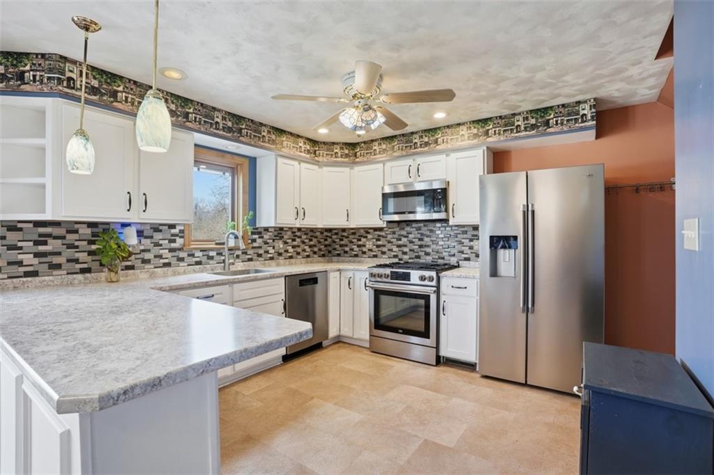 1202 Romanhoff Street Pittsburgh, PA 15212 - Photo 3 of 30