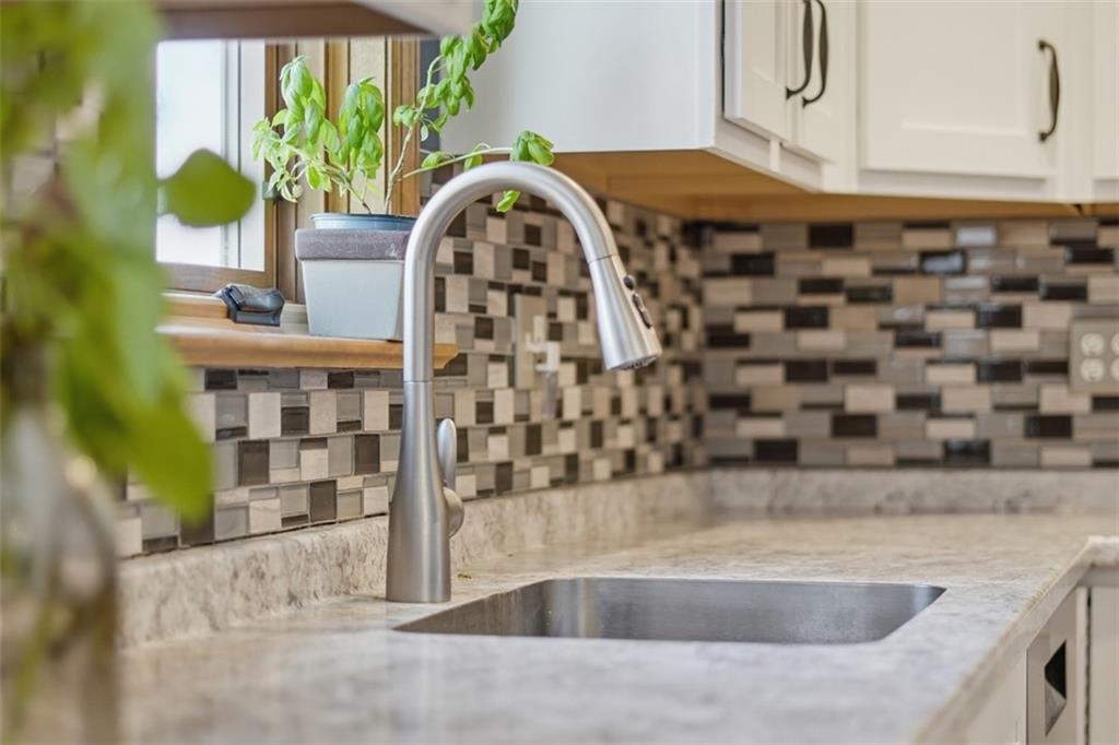 1202 Romanhoff Street Pittsburgh, PA 15212 - Photo 10 of 30