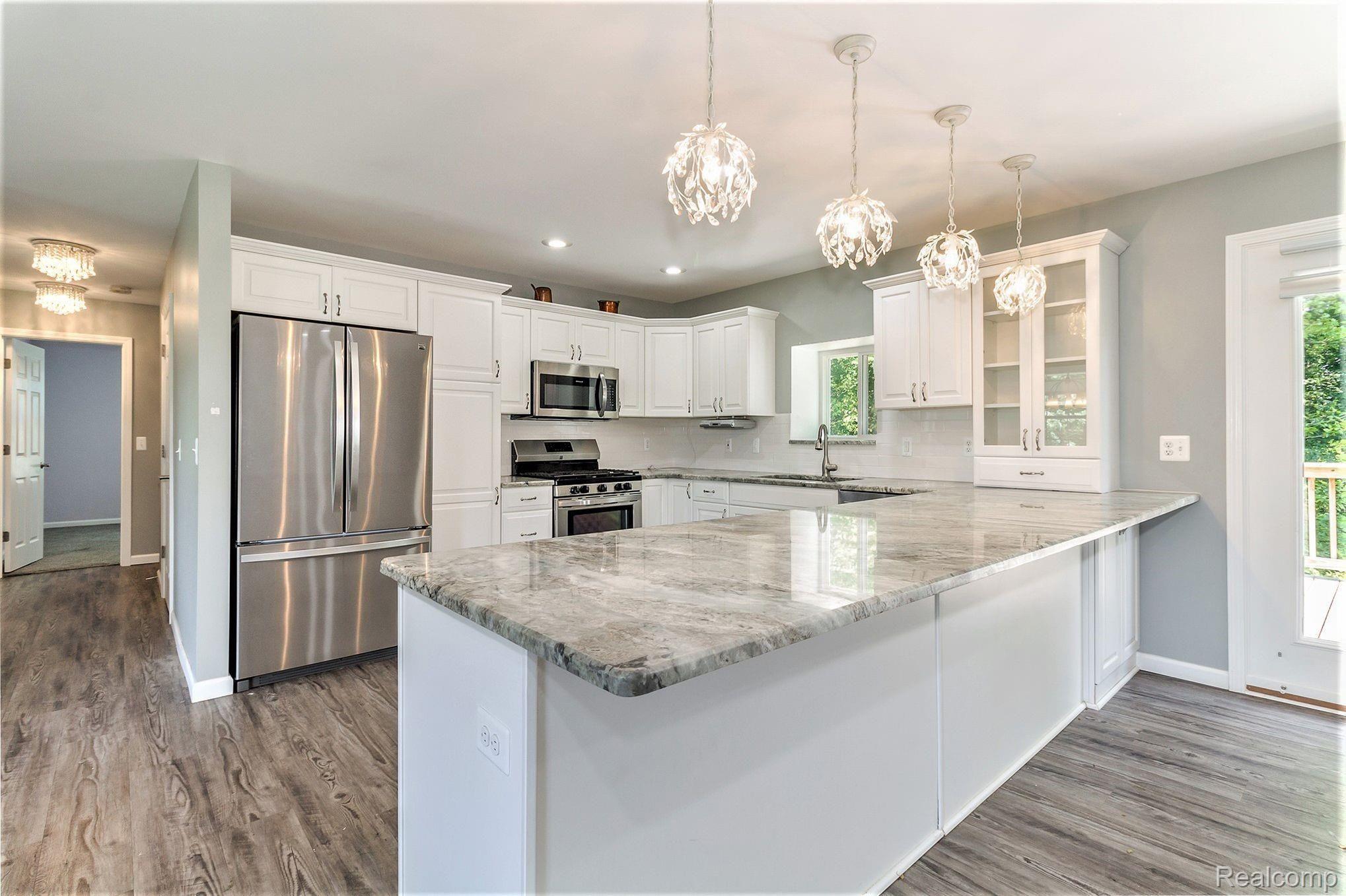 5150 Reds Way Howell, MI 48855 - Photo 18 of 29 Kitchen