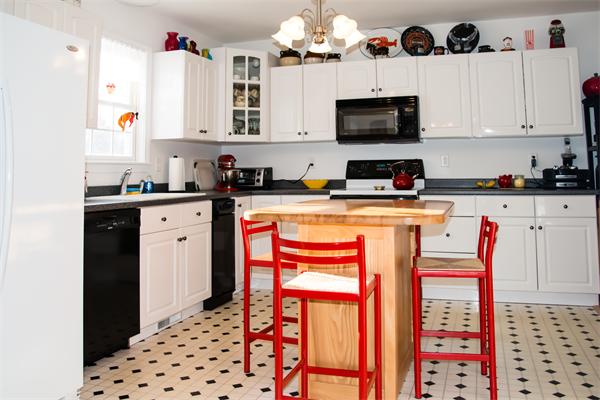 118 South Road Pepperell, MA 01463 - Photo 4 of 26