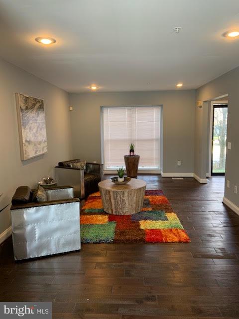 7528 Maury Road Baltimore, MD 21244 - Photo 2 of 20