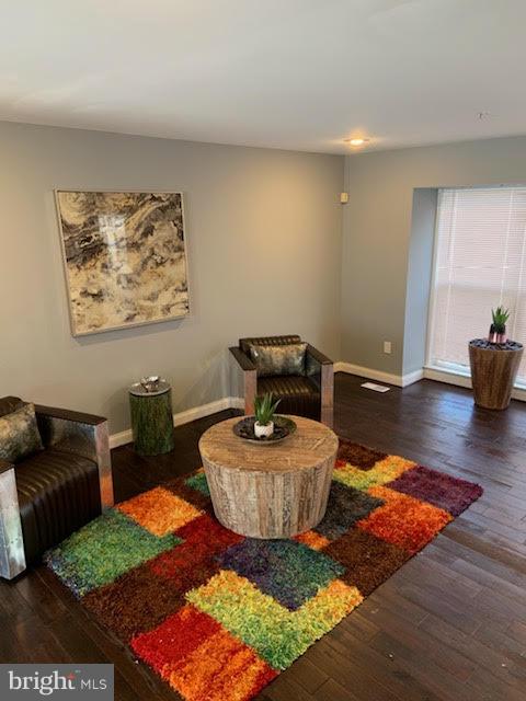 7528 Maury Road Baltimore, MD 21244 - Photo 3 of 20