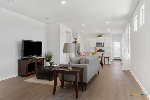 $2,500 | 149 Cutleaf, San Marcos, TX 78666