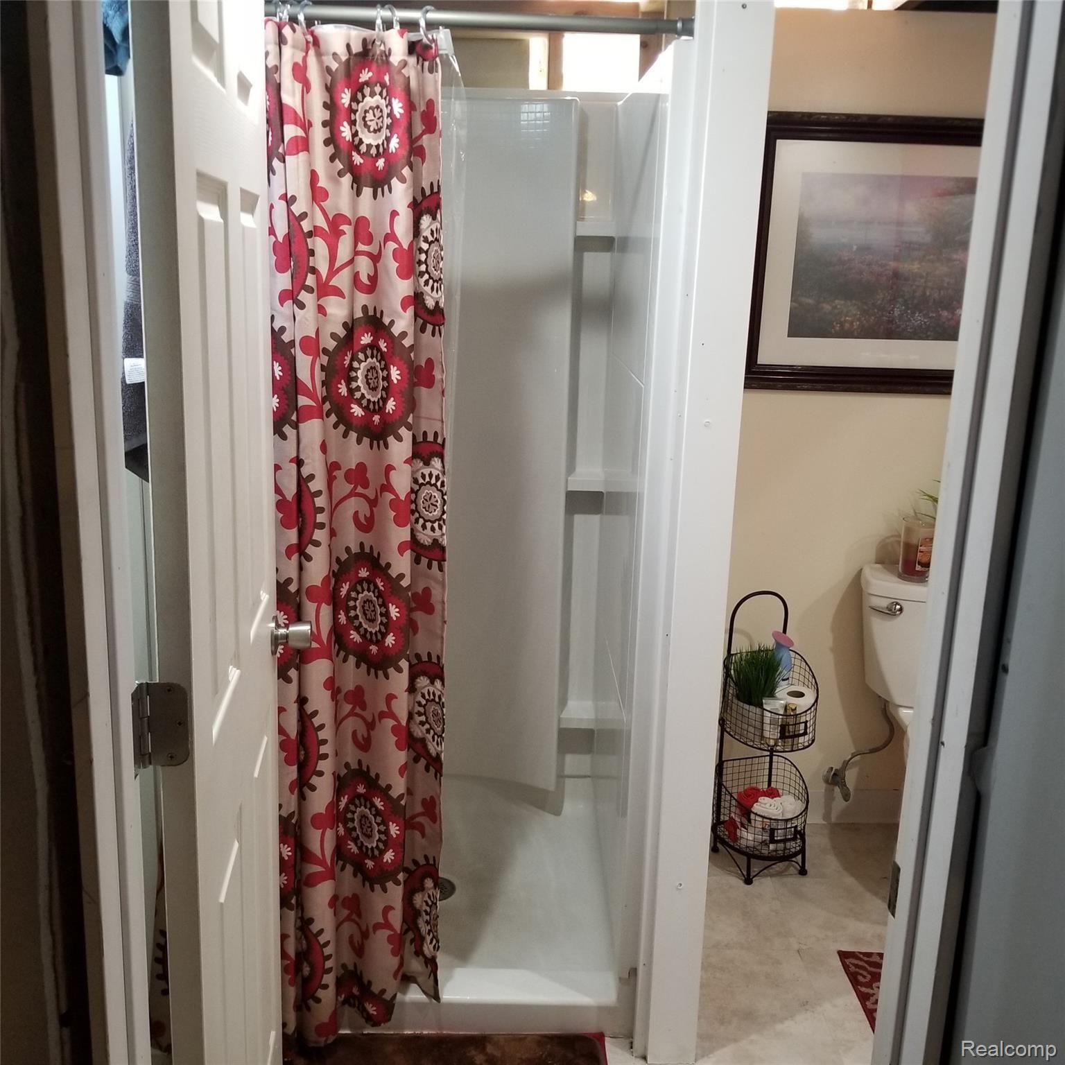 24704 Ridgecroft Avenue Eastpointe, MI 48021 - Photo 35 of 48 20200427_132314.jpg