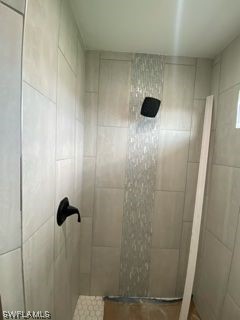 630 Royce Road LaBelle, FL 33935 - Photo 8 of 9 a bathroom with a shower