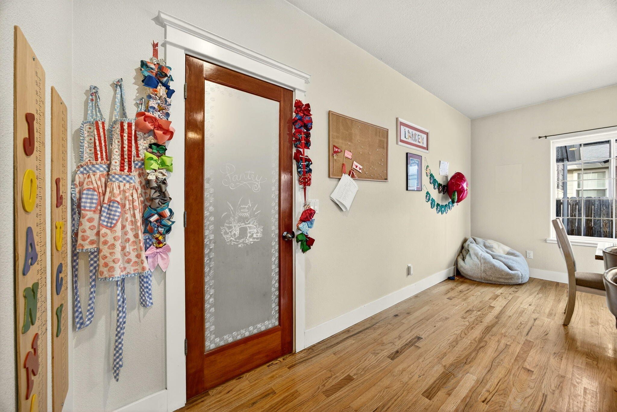 16 Portabello Way Eagle Point, OR 97524 - Photo 20 of 43 a view of a hallway with wooden floor and closet